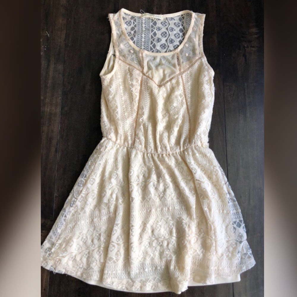 Gorgeous Cream lace dress